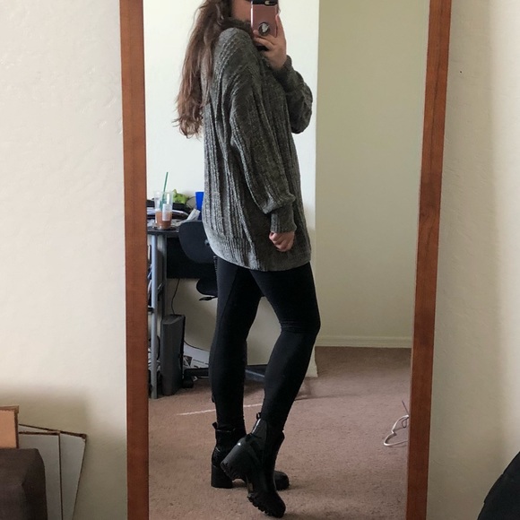 Last!✨ Oversized Chenille Turtleneck Olive Sweater - Picture 3 of 7